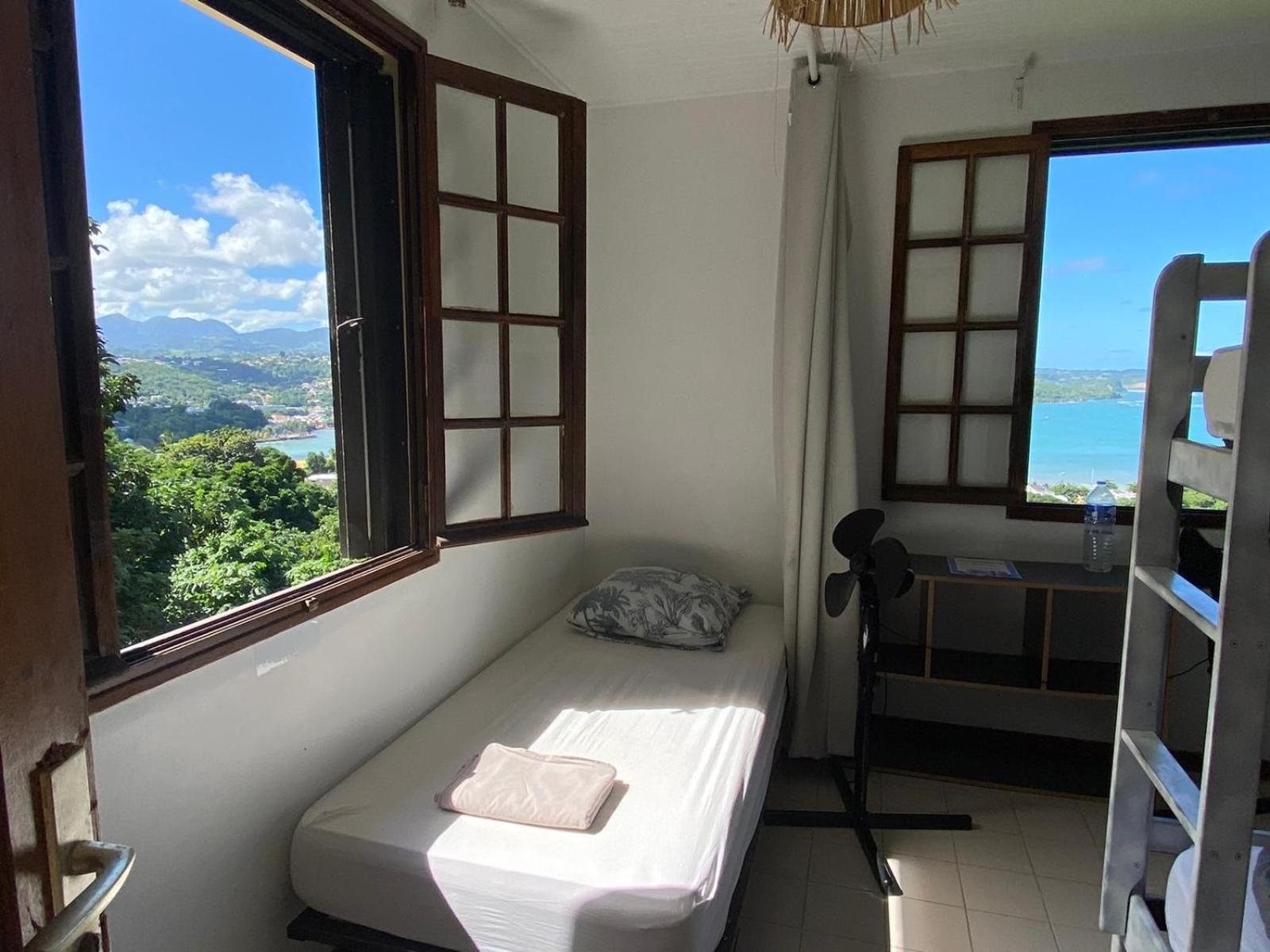 Top Hill Hostel- Martinique- Auberge Dortoir لا ترينيت المظهر الخارجي الصورة